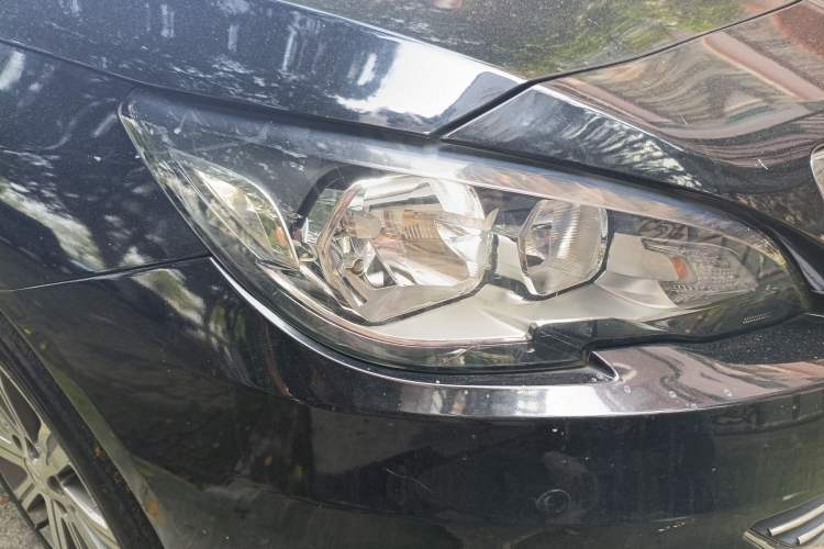 Used Peugeot 408 2015 1.2T Automatic Luxury Edition Right Front Headlight