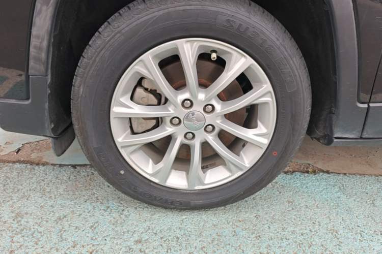 Used Jeep Cherokee 2019 2.0T Two-Wheel Drive Smart Enjoyment Version China V
