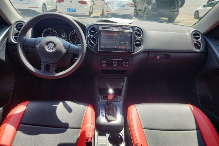 Used Volkswagen Tiguan 2016 300TSI Automatic Two-Wheel Drive Trend Edition Center Console