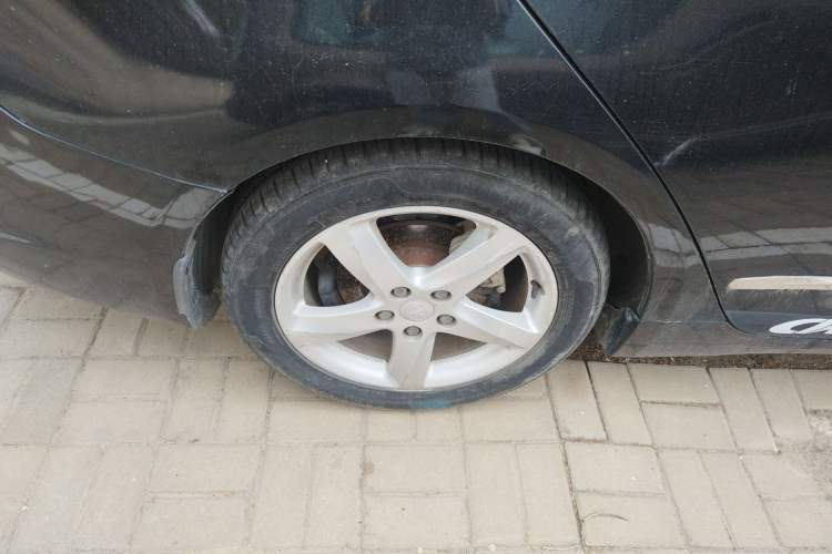 Used Bestune B70 2014 2.0L automatic luxury version Right Rear Wheel Hub