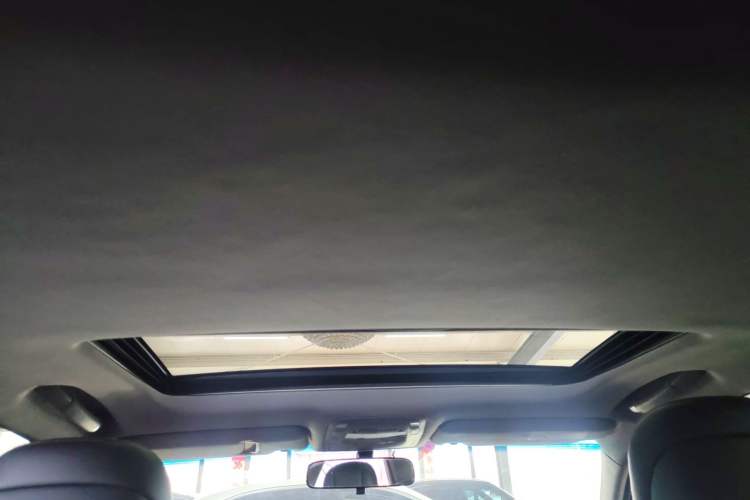 Used Toyota Crown 2015 2.0T Fashion Edition
