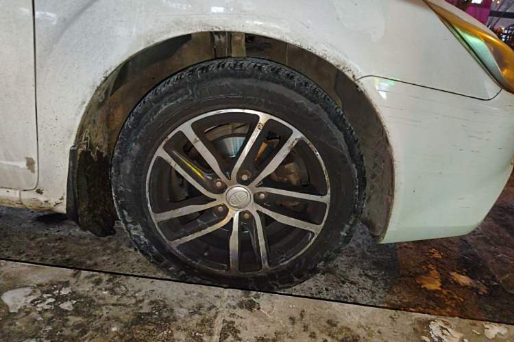 Used Bestune B50 2013 1.6L manual luxury version Right Front Wheel Hub