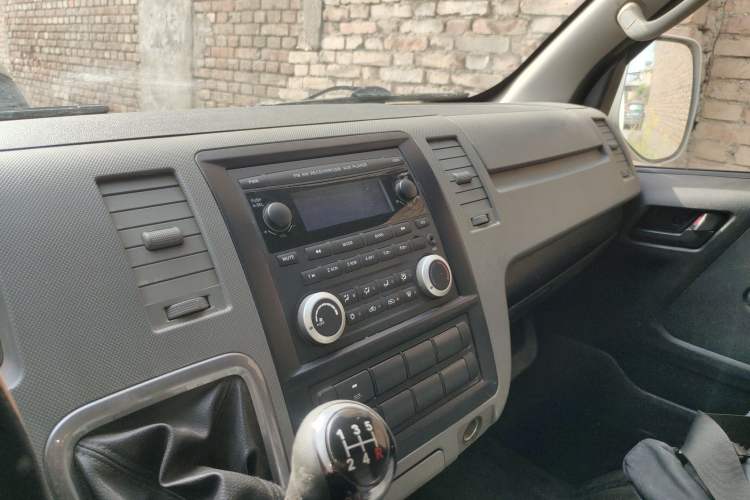 Used Foton Scenic G7 2017 2.0L Short-Wheelbase Commercial Van Flat Roof 2 Seats 4Q20M Audio And AC Panel