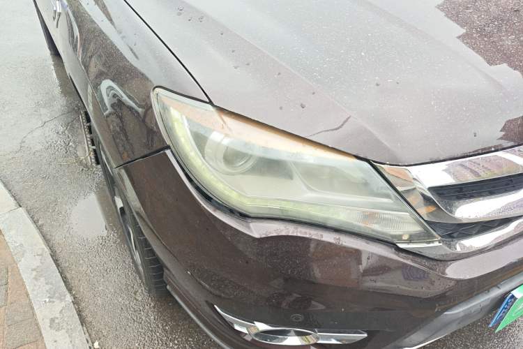 Used BYD S7 2015 2.0T Upgraded Automatic Luxury Version Right Front Headlight