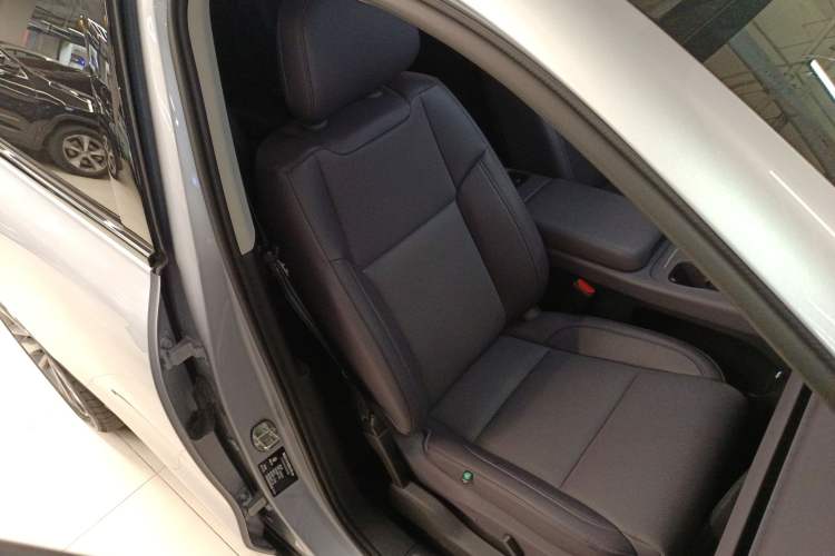 Used Leapmotor C16 2024 All-Electric 580 Luxury Edition Right Front Seat