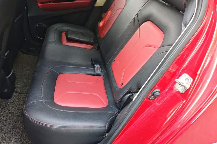 Used Haval H1 2016 Revised Version Blue Badge 1.5L AMT Comfort Edition Left Rear Seat