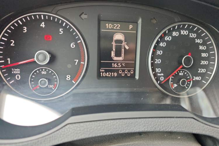 Used Volkswagen Sharan 2013 1.8TSI Standard Model Euro IV Odometer Close Up