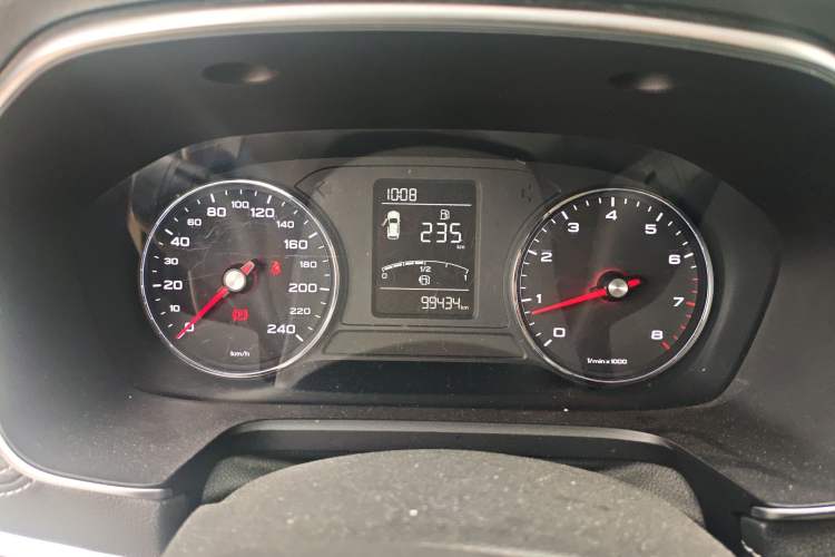 Used Roewe RX5 2016 20T Two-Wheel Drive Manual Flagship Edition