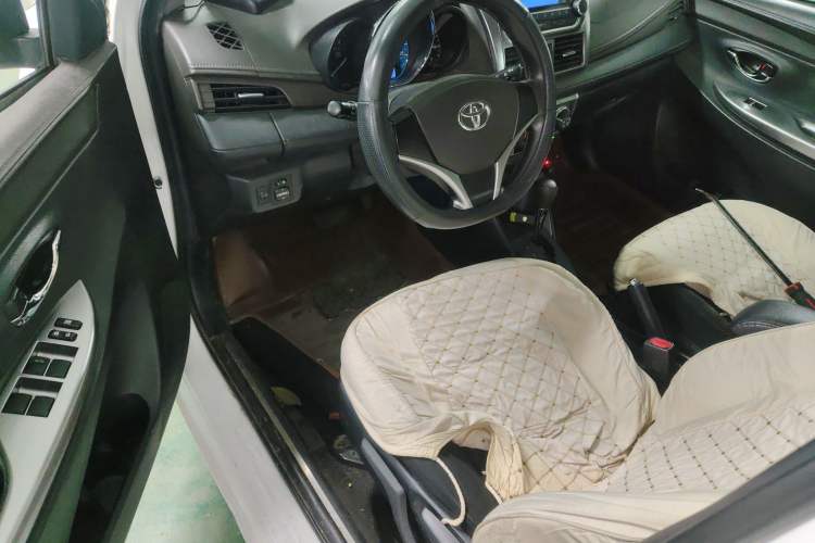 Used Toyota YARiS L Zhi Xuan 2015 1.5E Automatic Charm Edition
