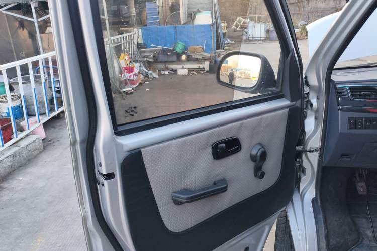 Used Jinbei Hiace X30 2020 1.5L Van Super-Enjoyment Model China VI Standard SWC15M
