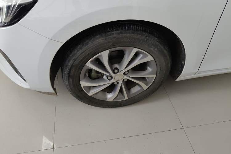 Used Buick Verano 2023 Pro Enjoyment Edition Left Front Wheel Hub