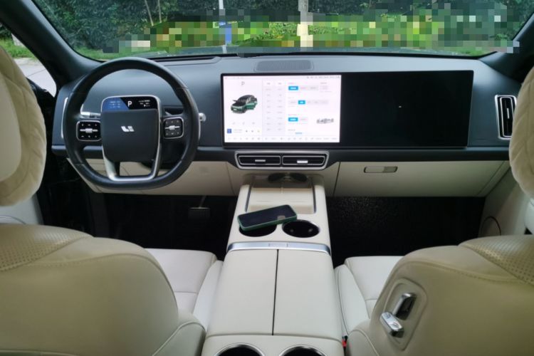Used Li Auto L8 2023 Pro Model Center Console