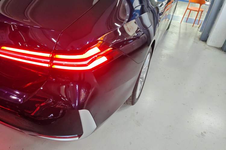 Used BMW 5 Series 2024 525Li Luxury Package Right Rear Taillight