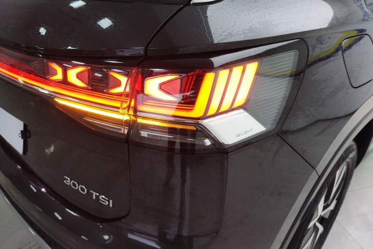 Used Volkswagen Tayron 2024 300TSI Two-Wheel-Drive Luxury Plus Advanced Version