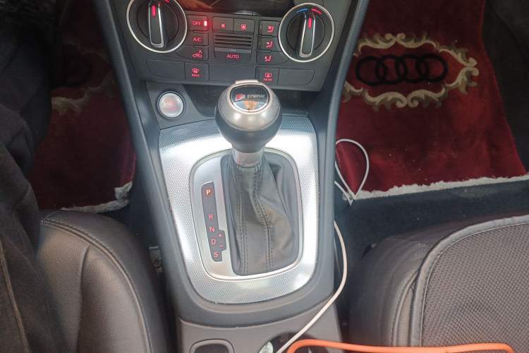 Used Audi Q3 2017 30 TFSI Fashion Model Gear Lever