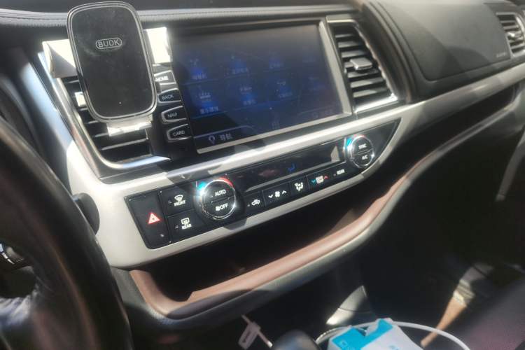 Used Toyota Highlander 2018 2.0T Four-Wheel Drive Luxury Edition 7 Seats China V Emission Standard