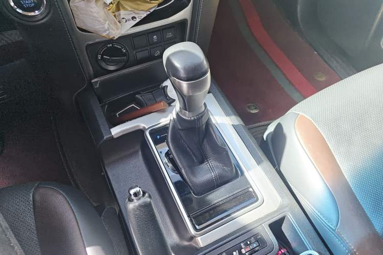 Used Toyota Prado 2019 3.5L Automatic TX-L Deluxe Edition with Rear-Mounted Spare Tire Gear Lever