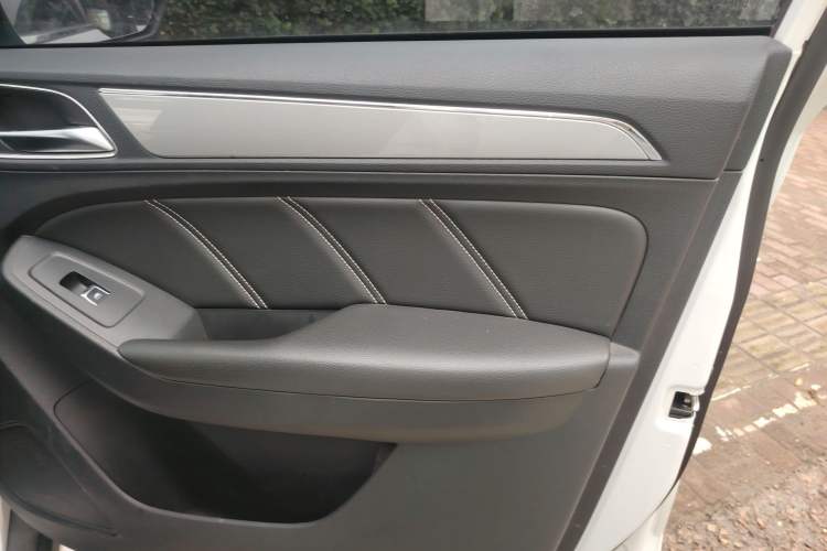 Used Roewe RX5 2019 20T Two-Wheel Drive Automatic 4G Connected Platinum Edition