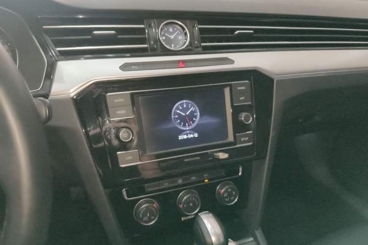 Used Volkswagen Magotan 2018 330TSI DSG Advanced Model Audio And AC Panel