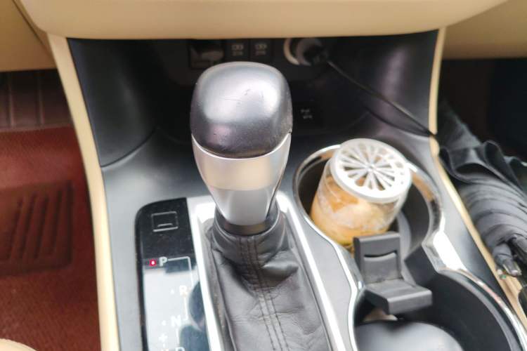 Used Toyota Highlander 2018 2.0T Four-Wheel Drive Luxury Version 7 Seats China VI Standard