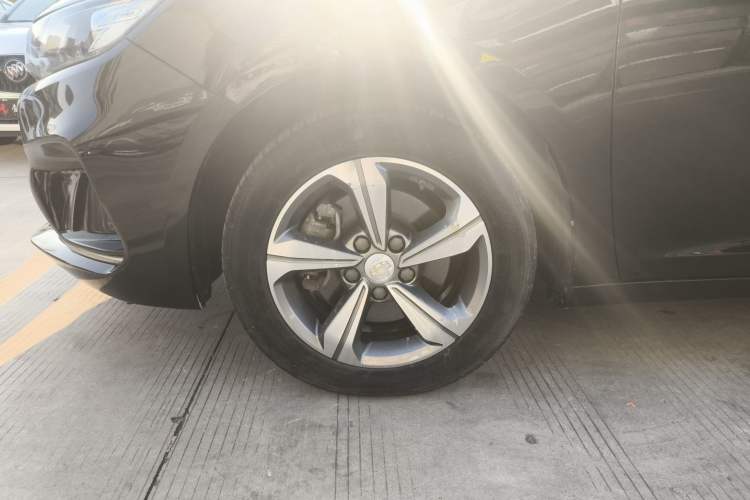 Used Geely Auto Emgrand GL 2017 1.8L DCT Elite Model
