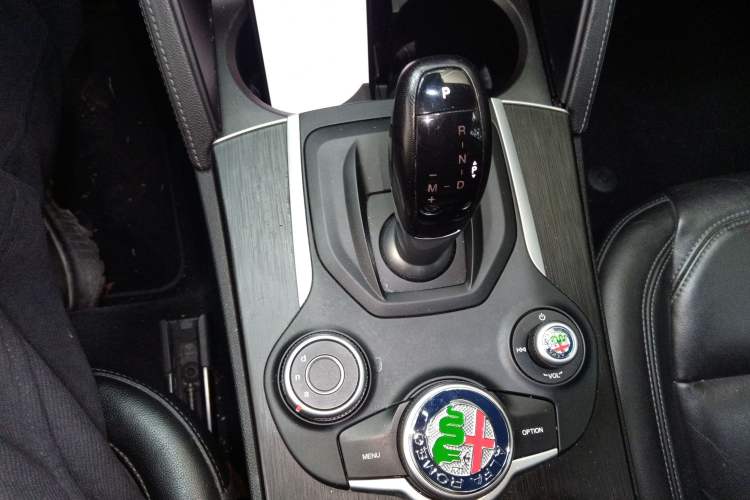 Used Alfa Romeo Stelvio 2017 2.0T 200HP Elite Edition