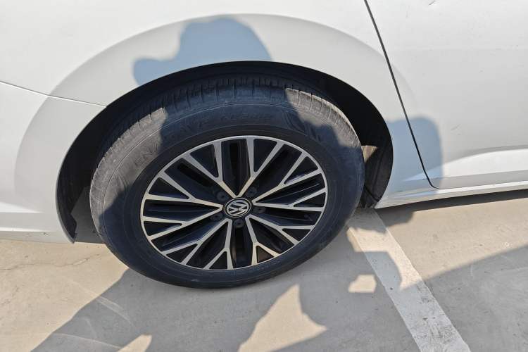 Used Volkswagen Sagitar 2020 280TSI DSG Comfort Version China VI Standard Right Rear Wheel Hub