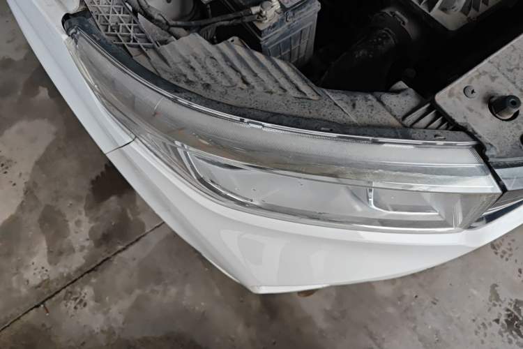 Used Wuling Hongguang PLUS 2019 1.5T Manual Comfort Version 7 Seats Right Front Headlight