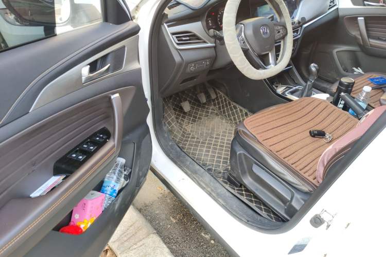 Used CHANGAN CS35PLUS 2018 1.6L Manual Changlian Edition China V Standard