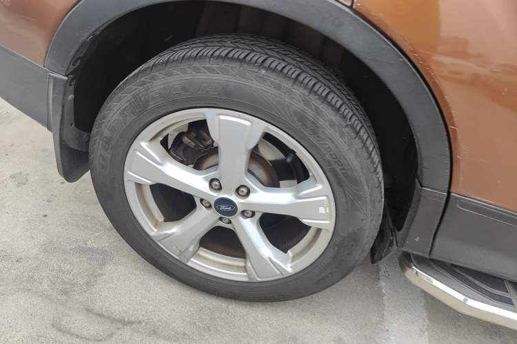 Used Ford Kuga 2017 EcoBoost 180 Two-Wheel-Drive Elite Trim Right Rear Wheel Hub