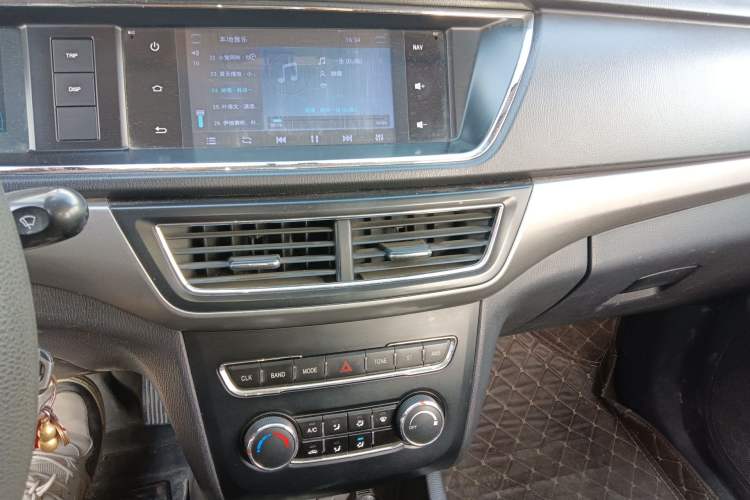 Used CHANGAN KAICHENG Oushang A600 2017 1.5L Manual Standard Edition Audio And AC Panel