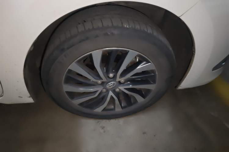 Used Toyota Corolla Hybrid E+ 2019 1.8L E-CVT Leading Edition Right Front Wheel Hub