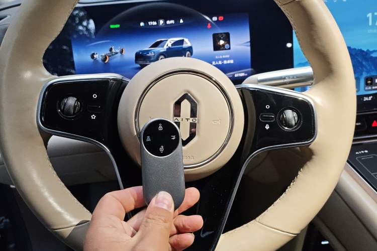 Used Hima AITO M9 2024 Range-Extended Ultra Version 42 kWh 6-Seater Model
