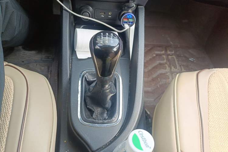 Used CHANGAN CS35 2016 1.6L Manual Luxury Model China IV Standard Gear Lever