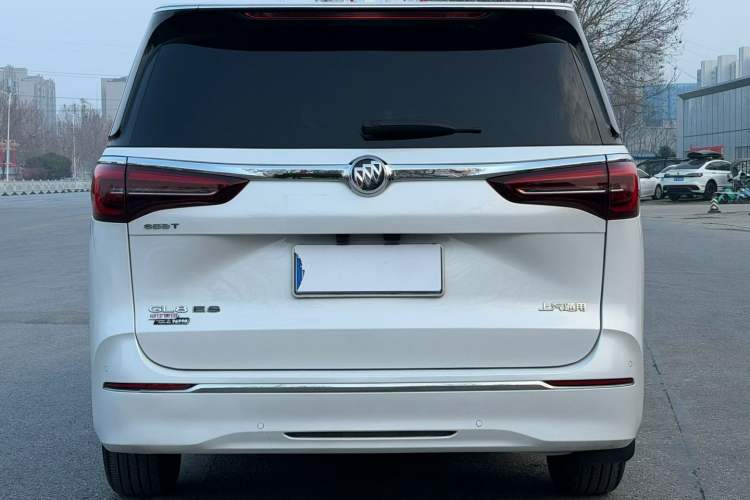 Used Buick GL8 2022 ES Landtrek 653T Luxury Edition