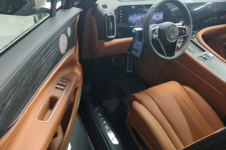 Used Hima AITO M9 2025 Extended-Range Max Version 52 kWh 5-Seater Edition