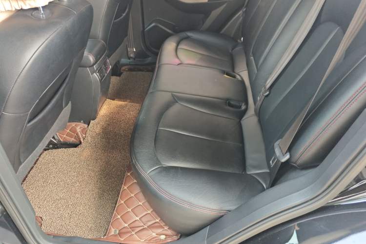 Used Venucia T70 2018 2.0L CVT Smart Enjoyment Version Left Rear Seat