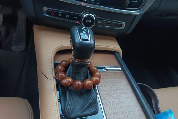 Used Volvo S90 2018 T5 Prestige Edition Gear Lever