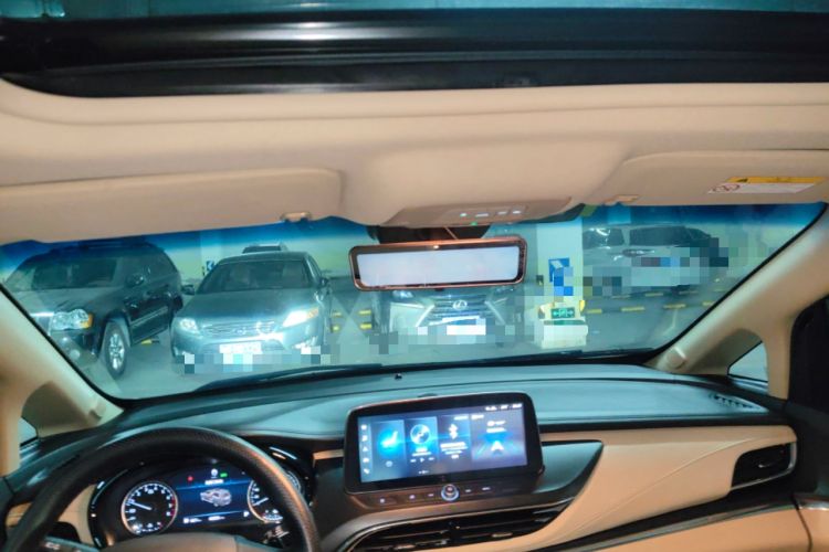 Used Buick GL8 2023 Land Executive Class Deluxe Model