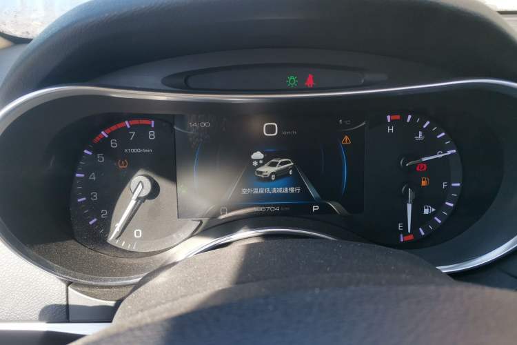 Used Haval H8 2017 2.0T Gasoline Two-Wheel Drive Smart Edition
