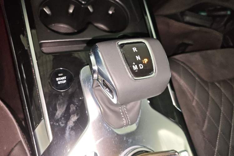 Used Hongqi HS5 2019 2.0T Smart Connect Flagship Edition Gear Lever