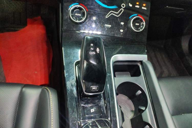 Used Bestune B70 2023 Third Generation 1.5T Automatic Enjoyment Version Gear Lever