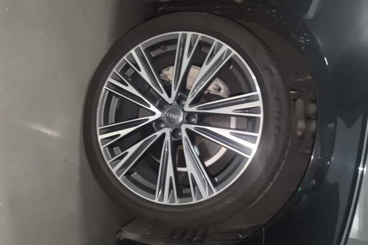 Used Audi A6L 2019 45 TFSI quattro Prestige Dynamic Edition Right Front Wheel Hub