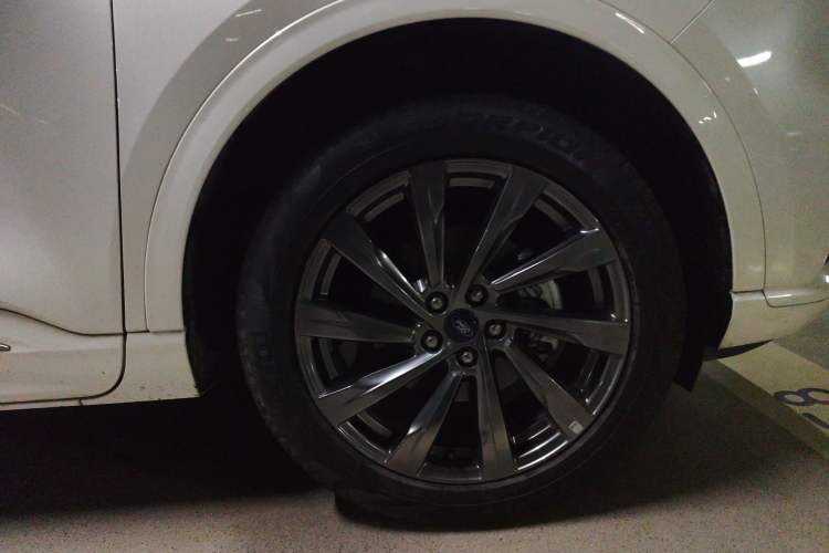 Used Ford Escape New Energy 2021 PHEV model Right Front Wheel Hub