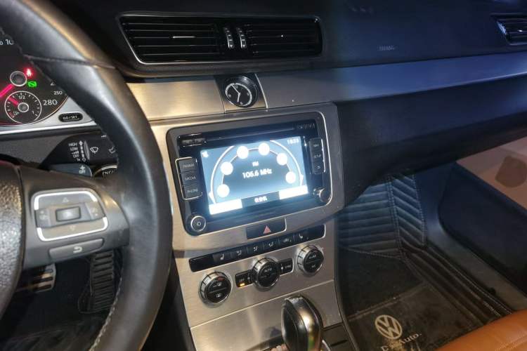 Used Volkswagen FAW-Volkswagen CC 2016 1.8TSI Luxury Model Audio And AC Panel