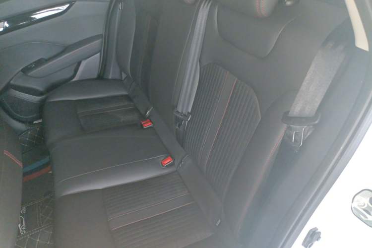 Used Dongfeng Aeolus Yixuan 2021 230T Automatic Glory Edition
