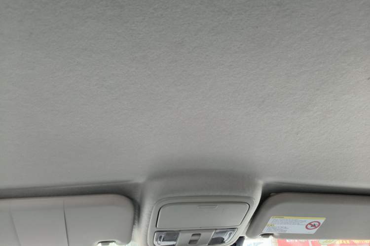 Used JMC Yuhu 7 2022 2.0T Automatic Diesel 4x4 Comfort Edition Standard Wheelbase Headliner