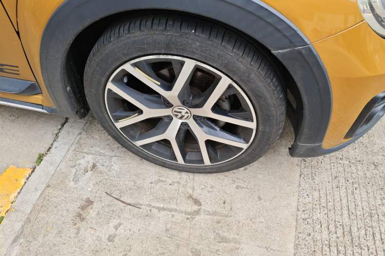 Used Volkswagen Beetle 2017 180TSI Dune Off-Road Edition Right Front Wheel Hub