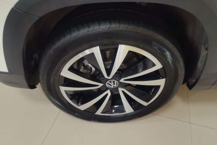 Used Volkswagen Tharu 2022 280TSI Two-Wheel-Drive Luxury Edition Left Front Wheel Hub
