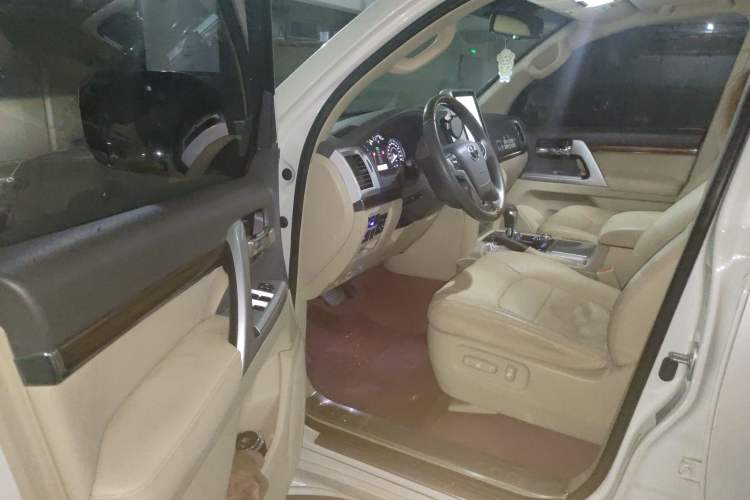 Used Toyota Land Cruiser 
